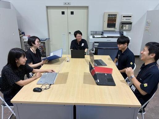 写真：ミーティングのようす