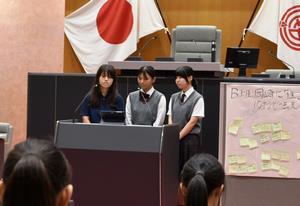 写真：A班の発表の様子