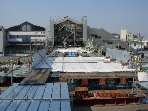 写真：既設の壁解体