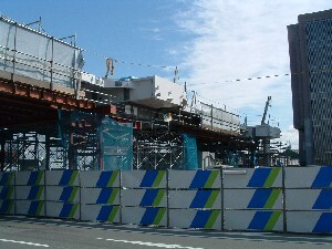 写真：中央の四角の出っ張り部分