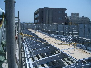 写真：屋根の作業