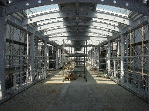 写真：既設自由通路から新設部分に向けて