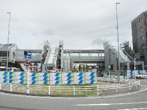 写真：南側からの全景