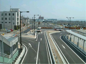 写真：自由通路から駅前広場南側を撮影