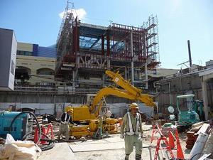 写真：平成22年8月3日現在　整備工事の様子