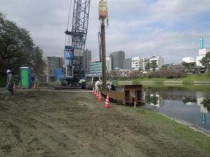 写真：仮桟橋に着手
