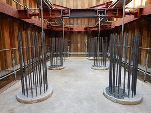 写真：橋台の掘削と杭の頭部処理が完了