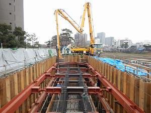 写真：橋台底板コンクリート打設