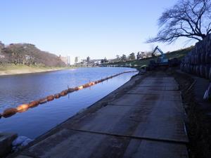 写真：取壊・進入路整備状況