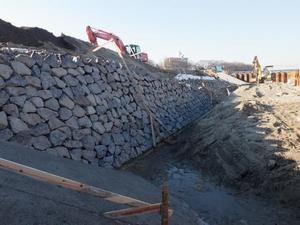 写真：空石積み状況