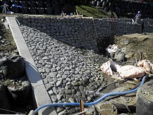 写真：石積み状況