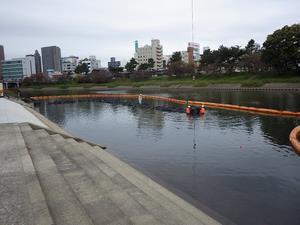 写真：河川内工事を再開
