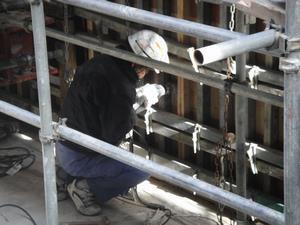 写真：河川中央部橋脚の柱コンクリート打設（1ロット目）2