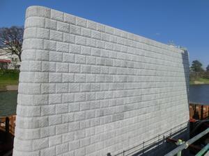 写真：河川中央部橋脚足場撤去