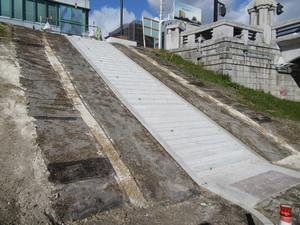 写真：階段整備状況