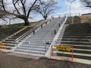 写真：階段照明設置