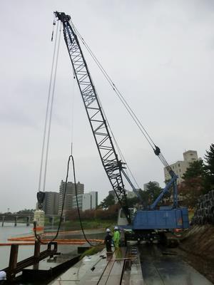 写真：P1橋脚仮桟橋