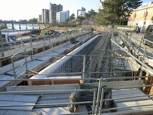 写真：A1橋台竪壁の鉄筋・型枠