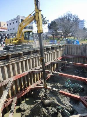 写真：P1橋脚の掘削（三次掘削）