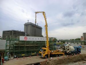 写真：P1橋脚の柱コンクリート打設（2ロット目）1