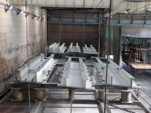 写真：橋桁塗装状況