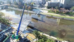 写真：鋼桁架設状況（A1-P1）（11月24日）