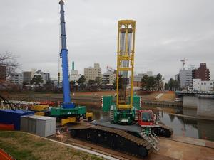 写真：クレーン組立状況