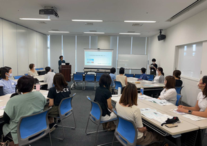 写真：「女性たちの職場復帰・再就職準備セミナー　キャリアプランのたて方」の様子