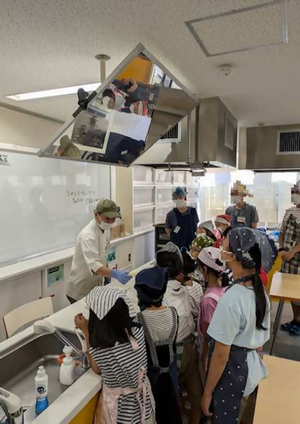 写真：「パパと子どものパン作り教室」の様子1