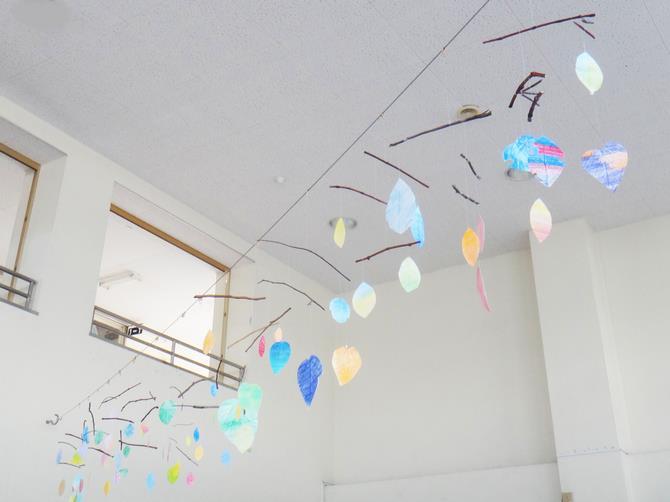 写真：葉っぱのモビール