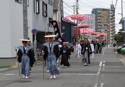 写真：御神輿渡御の様子