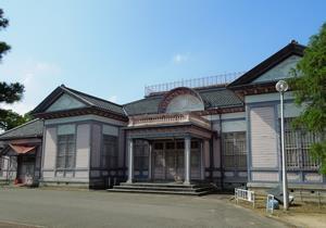 写真：旧額田郡公会堂　外観