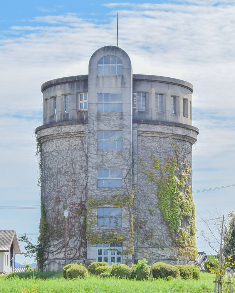 六供配水塔の写真