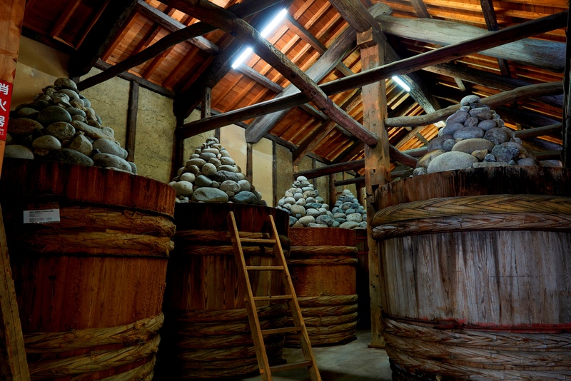 まるや八丁味噌味噌桶の写真