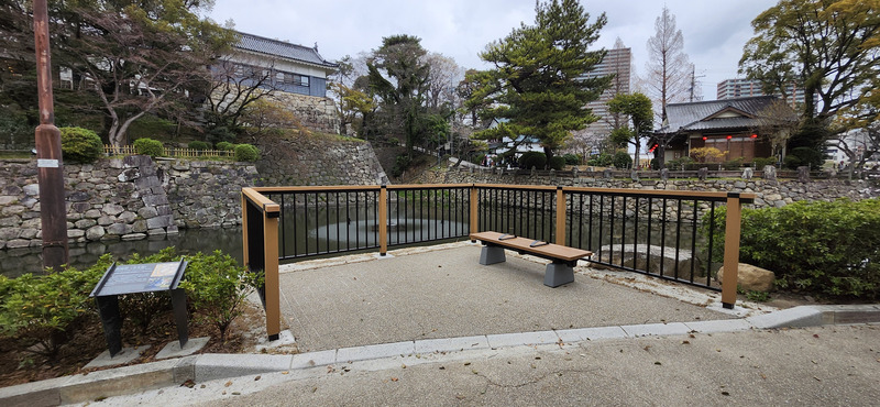 岡崎城跡龍城堀展望デッキ