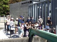 飼育員のガイドの様子2