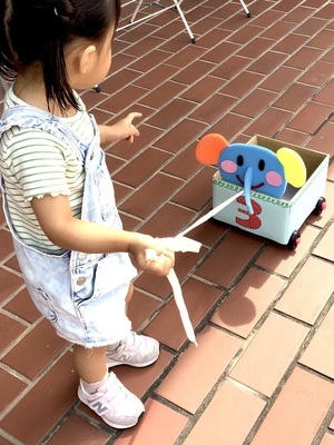 写真：おもいのままアート おさんぽカー