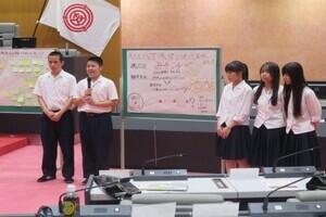 写真：A班の発表の様子