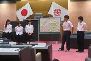写真：B班の発表の様子