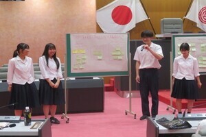 写真：D班の発表の様子
