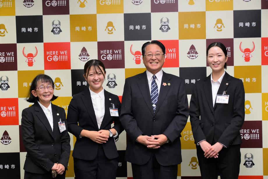 JICA海外協力隊員3名と岡崎市長